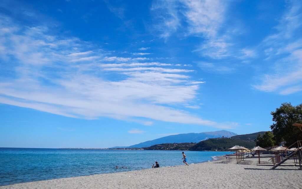 How to approach Skotina Beach in Greece